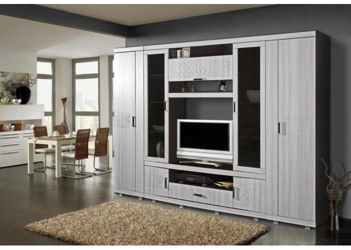 Стенка  Джелани 17