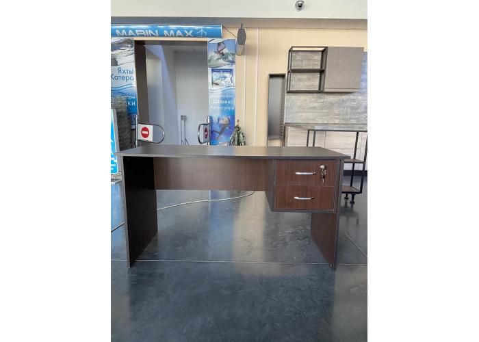 Офисный стол ЛОББИ Стандарт СМ-106 венге