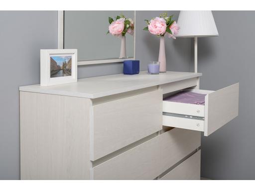 Ника Моби спальня