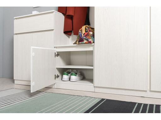 Ника моби прихожая