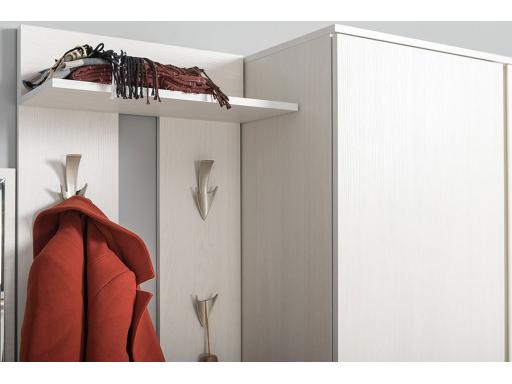 Ника моби прихожая