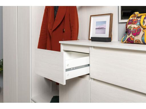 Ника моби прихожая